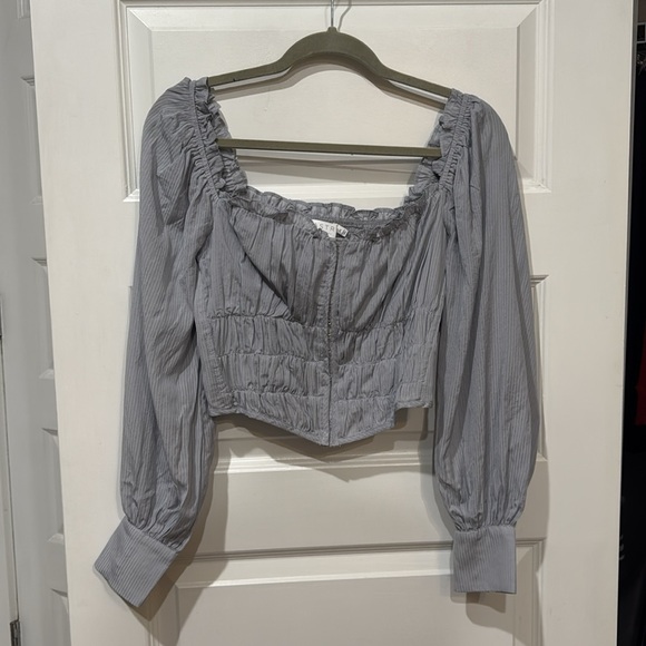 Astr Amber Puff Sleeve Smocked Blouse NWT - Picture 2 of 7